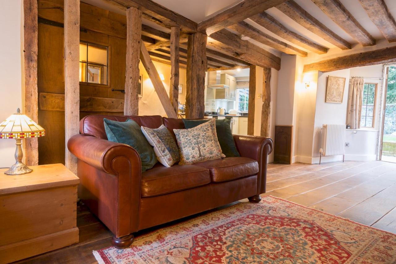 Miller Cottage A Luxury 1550'S Cottage In The Historic Centre Of Saffron Walden Exterior photo
