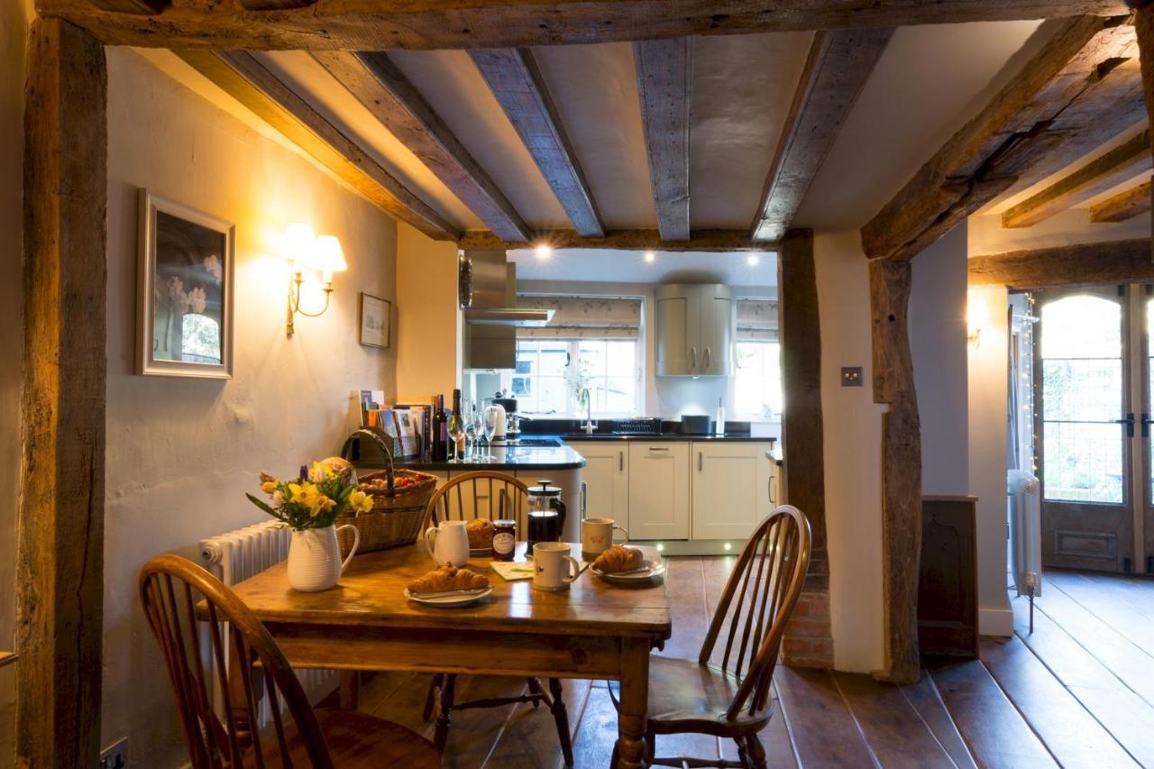 Miller Cottage A Luxury 1550'S Cottage In The Historic Centre Of Saffron Walden Exterior photo