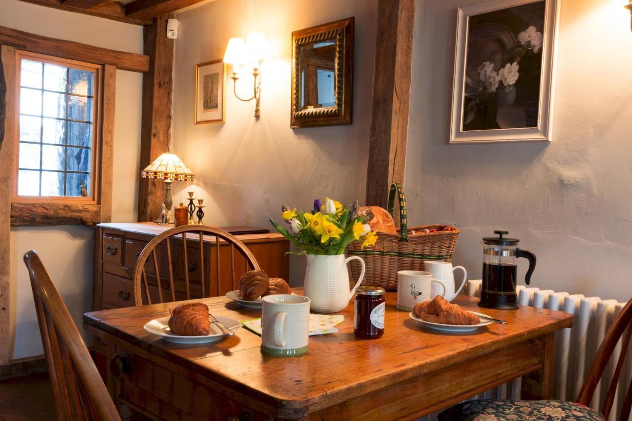 Miller Cottage A Luxury 1550'S Cottage In The Historic Centre Of Saffron Walden Exterior photo