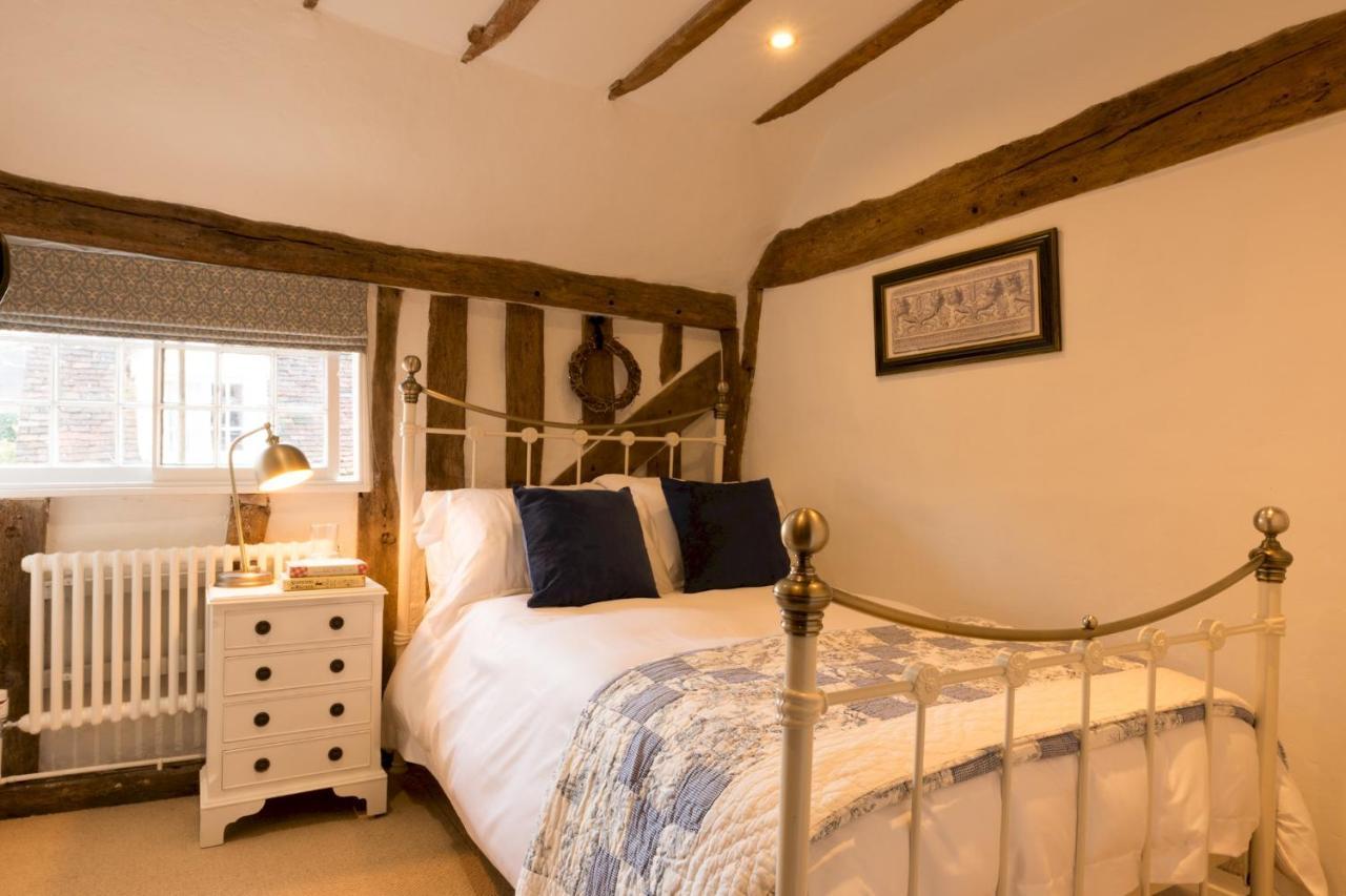 Miller Cottage A Luxury 1550'S Cottage In The Historic Centre Of Saffron Walden Exterior photo