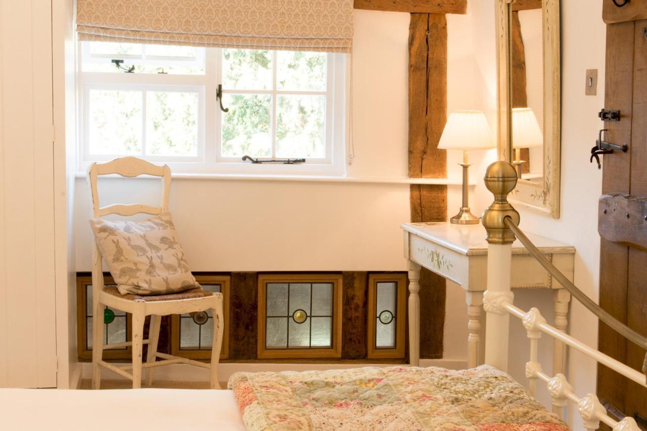 Miller Cottage A Luxury 1550'S Cottage In The Historic Centre Of Saffron Walden Exterior photo