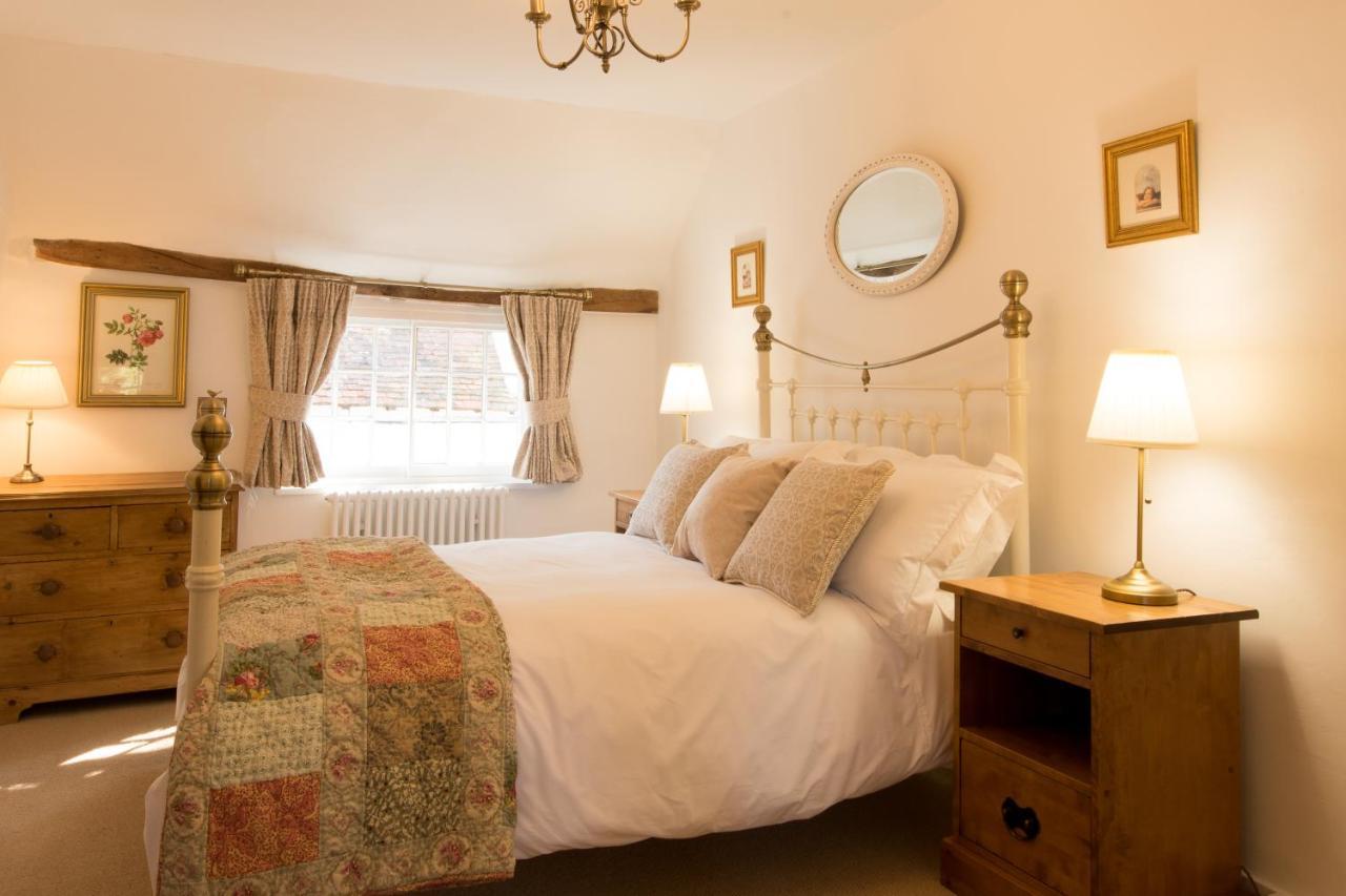Miller Cottage A Luxury 1550'S Cottage In The Historic Centre Of Saffron Walden Exterior photo