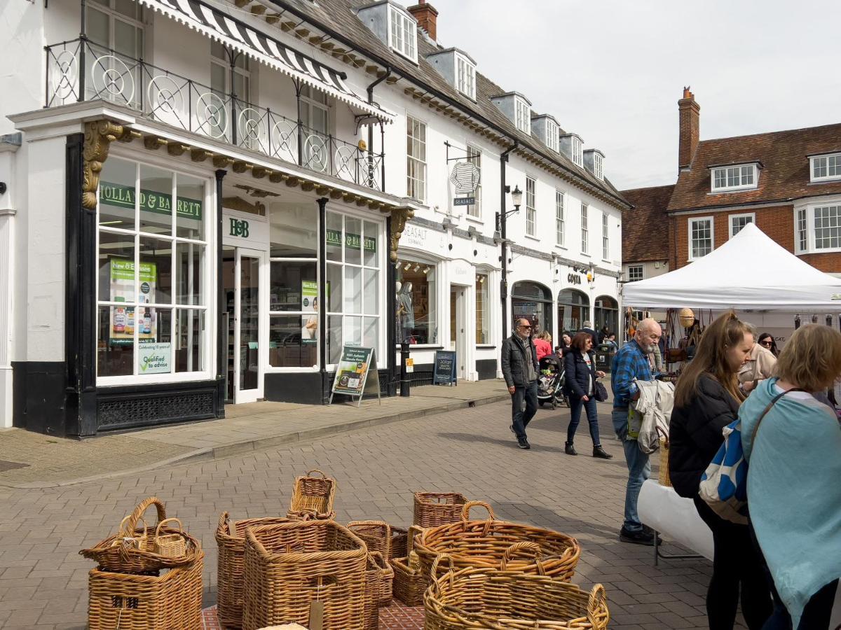 Miller Cottage A Luxury 1550'S Cottage In The Historic Centre Of Saffron Walden Exterior photo