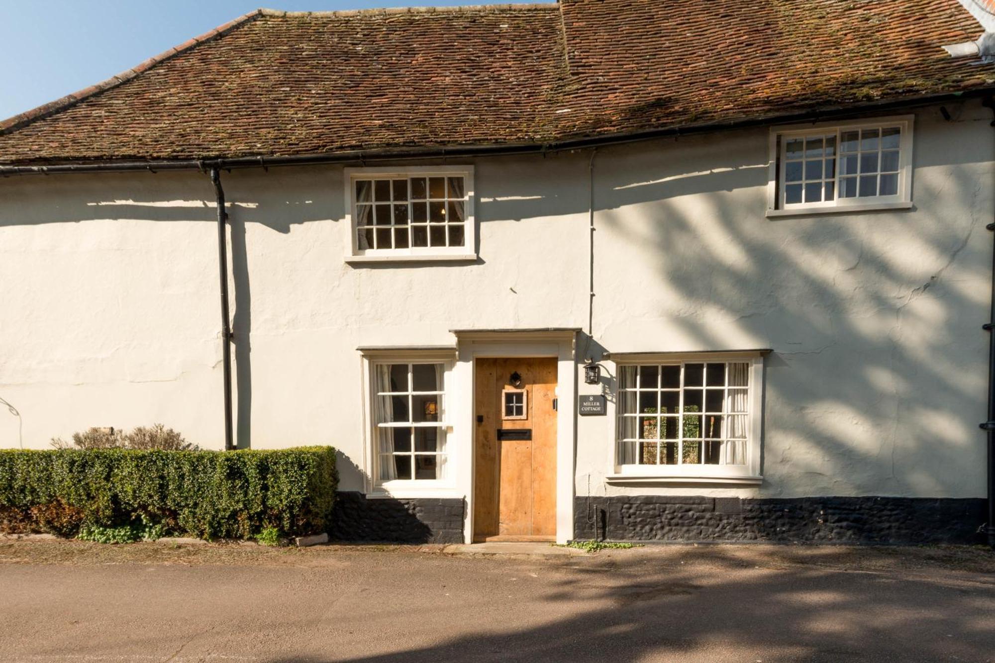 Miller Cottage A Luxury 1550'S Cottage In The Historic Centre Of Saffron Walden Exterior photo